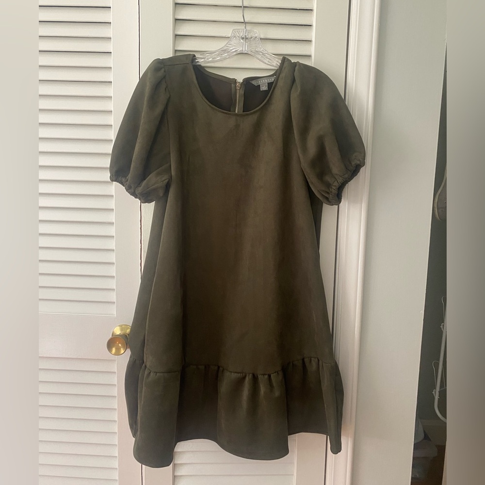 Velvet dress with ruffle hem
